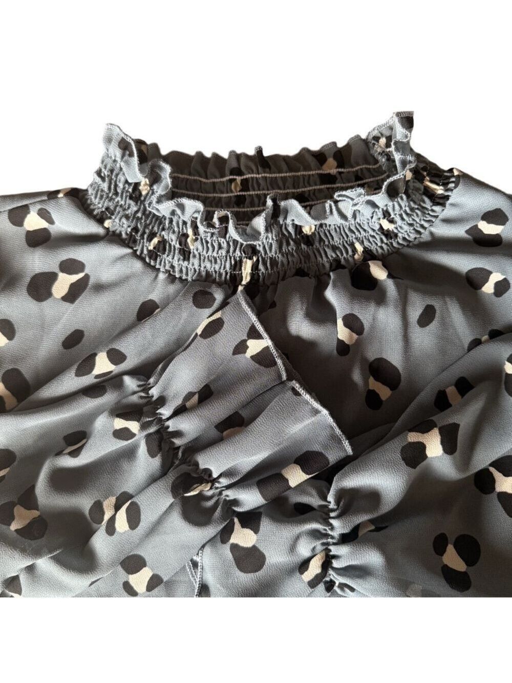 ✨ SHEIN Leopard Print Smocked-Neck Blouse Duo 👚🐆 Size M (Set of 2) ✨ - Picture 7 of 11